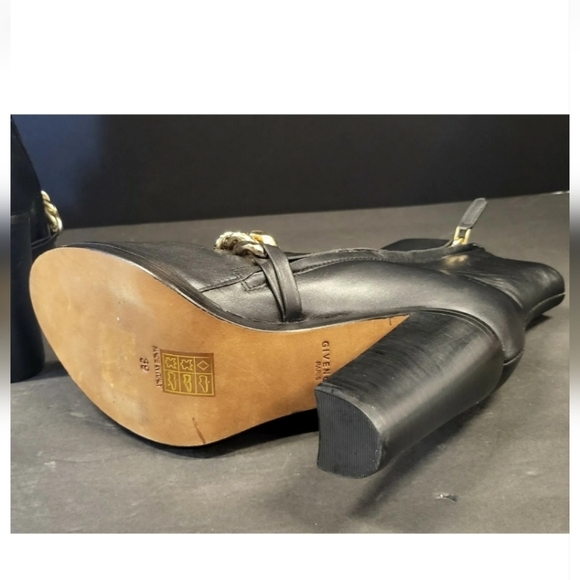 $1550 AUTHENTIC Givenchy Chain Embellished Black Leather Boots SZ EU 39 - Picture 5 of 12